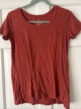 Relaxed Scoop Neck Pocket Tee in Dark Coral